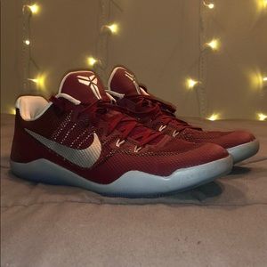 kobe 11 maroon